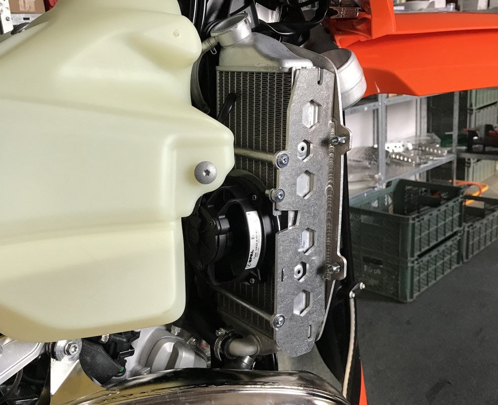 KTM Husqvarna Radiator Brace Fan Set 2020+ image 4